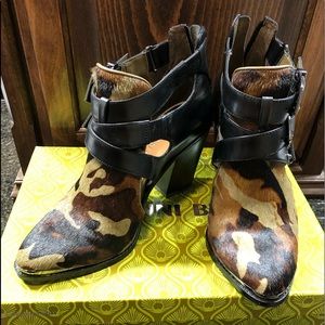 Gianni Bini Camo Booties